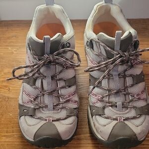 Merrell Women's Gray and Pink Athletic Shoes